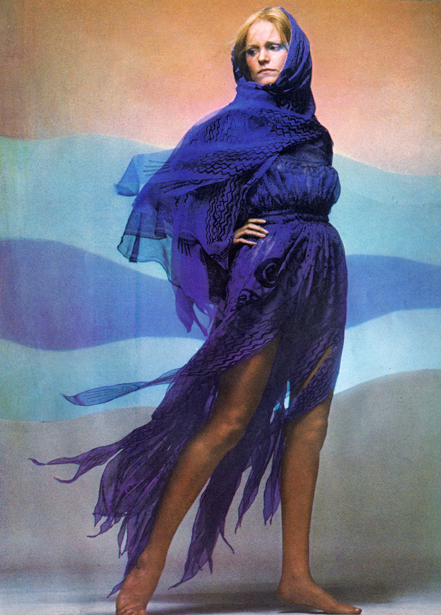 Photographed by Clive Arrowsmith. Scanned by Miss Peelpants.