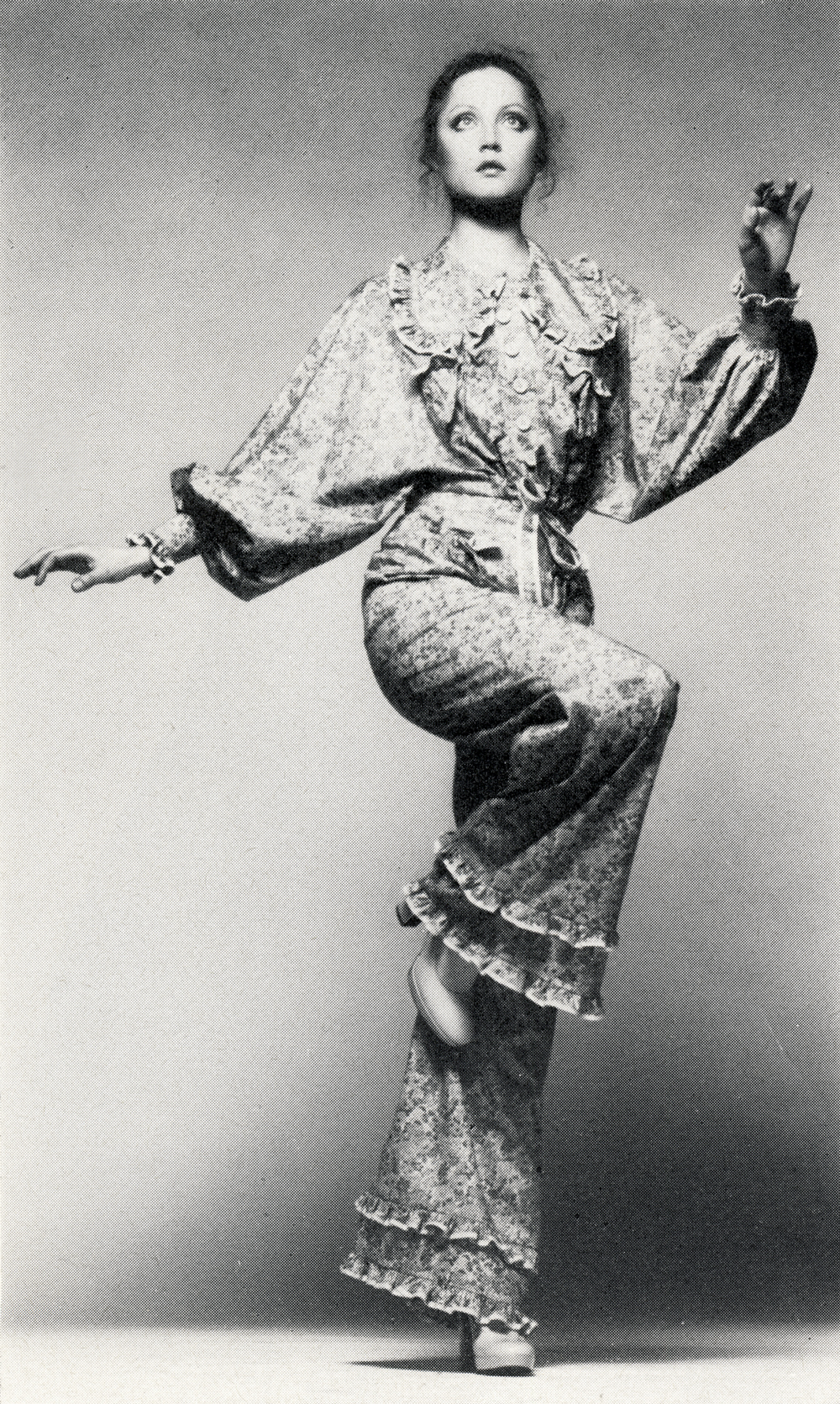 emcar-bailey-vogue-march-73-2