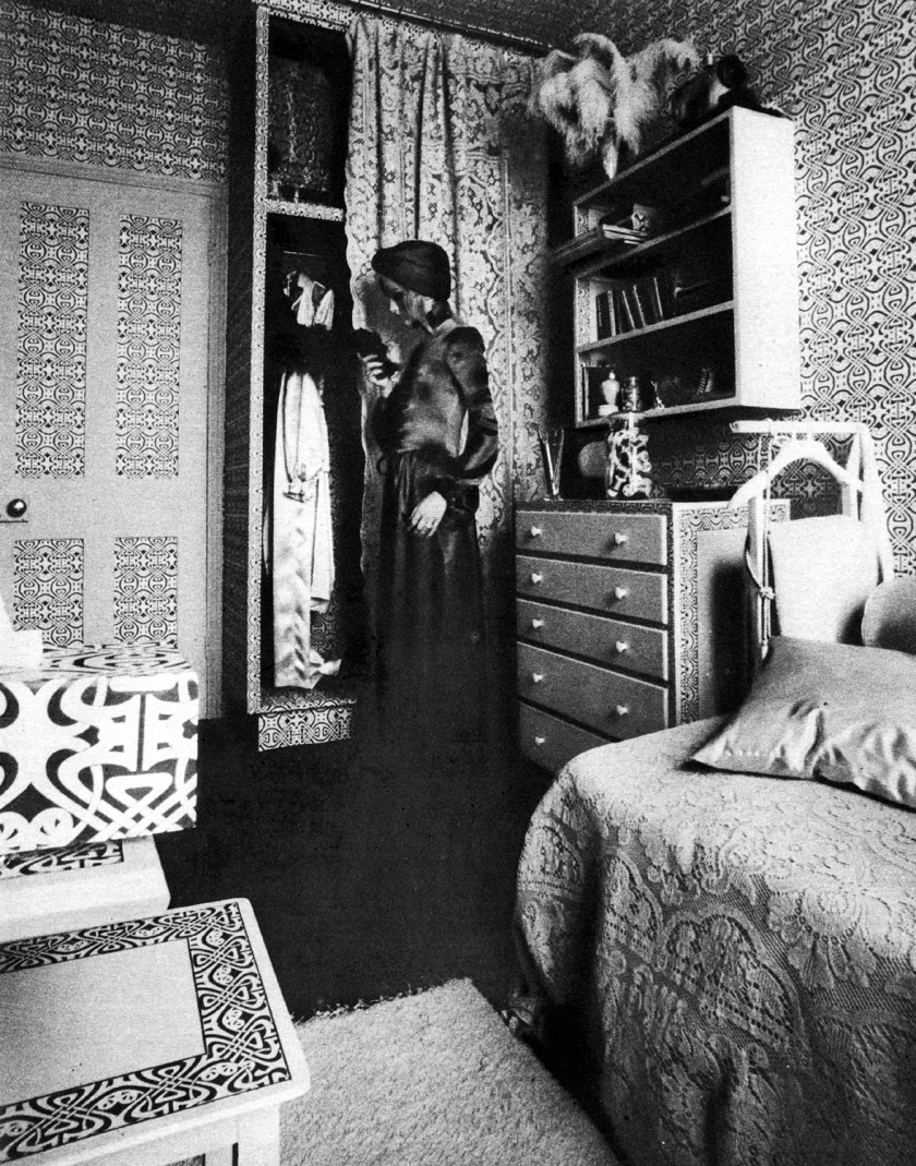 the-bed-sitting-room-3