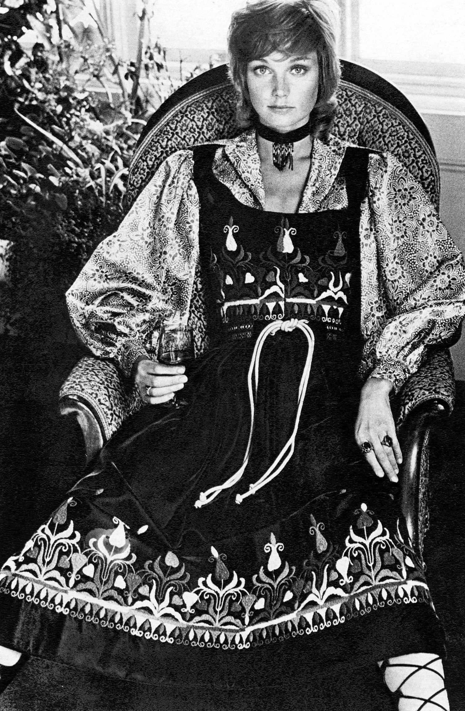 The Folk Art Craze - Frank Horvat - Jan 71 a