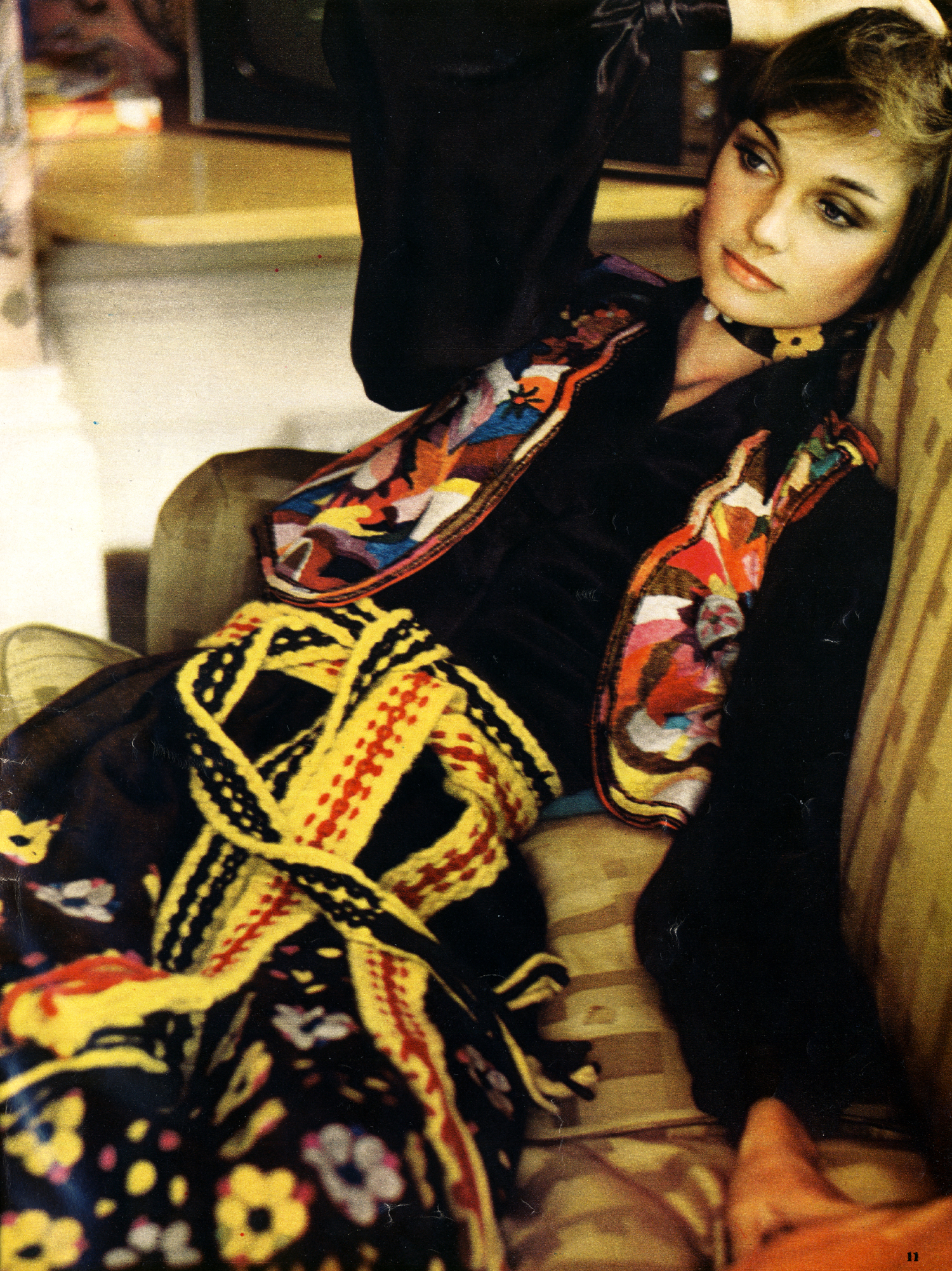 The Folk Art Craze - Frank Horvat - Jan 71 b