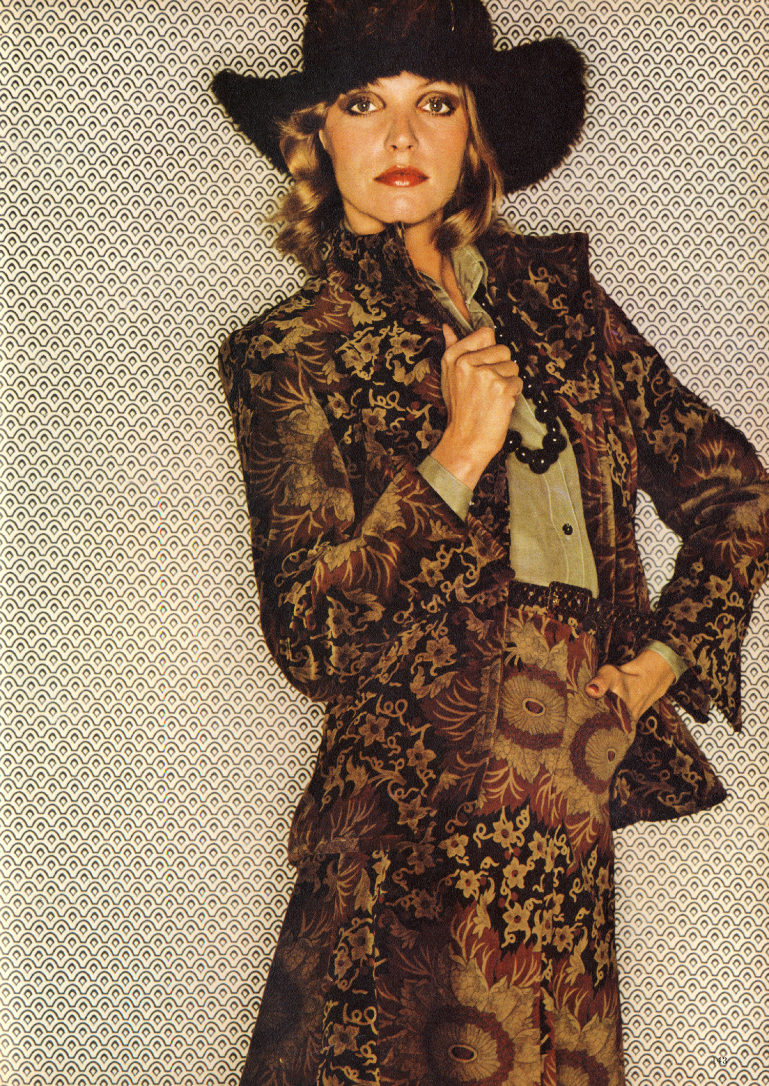 The Velvet Touch - Terence Donovan - Harpers November 1974 a